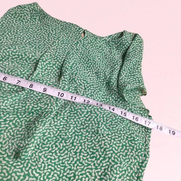 HD in Paris (Anthropologie Import) Green Abstract Ruffle Front Tank Blouse 6 - Picture 9 of 9